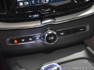 Volvo XC60 2,0 B5 AWD Plus Dark 2025