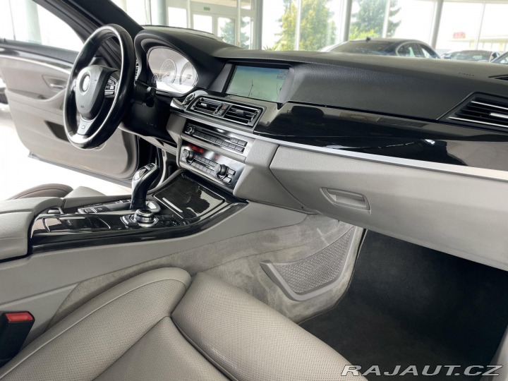 BMW 5 525d xDrive*M-SPORT*Motor 2012