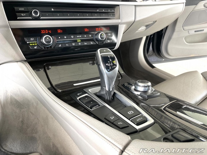 BMW 5 525d xDrive*M-SPORT*Motor 2012