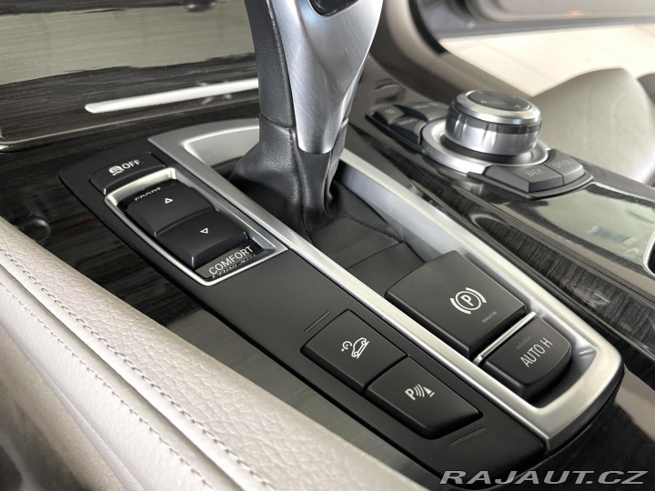 BMW 5 525d xDrive*M-SPORT*Motor 2012
