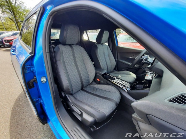 Peugeot 2008 ALLURE 1,2 PT 130k EAT8 2024