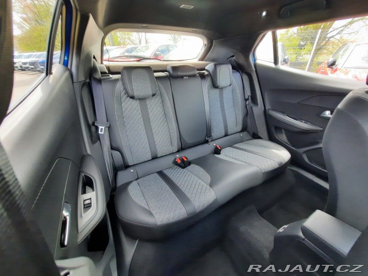 Peugeot 2008 ALLURE 1,2 PT 130k EAT8 2024