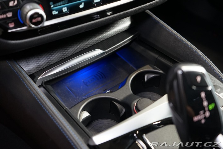 BMW 5 M550ix 390kW H/K Tažné 36 2021