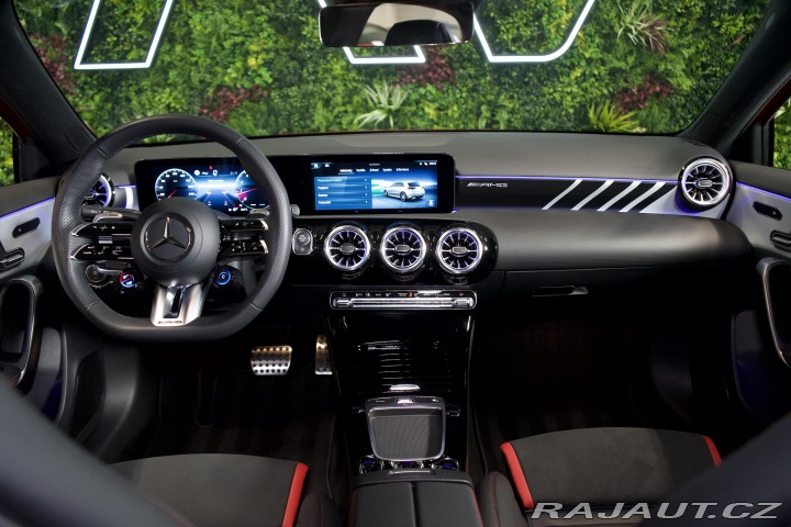 Mercedes-Benz A 35 AMG 4M Aero Track Pace 2024