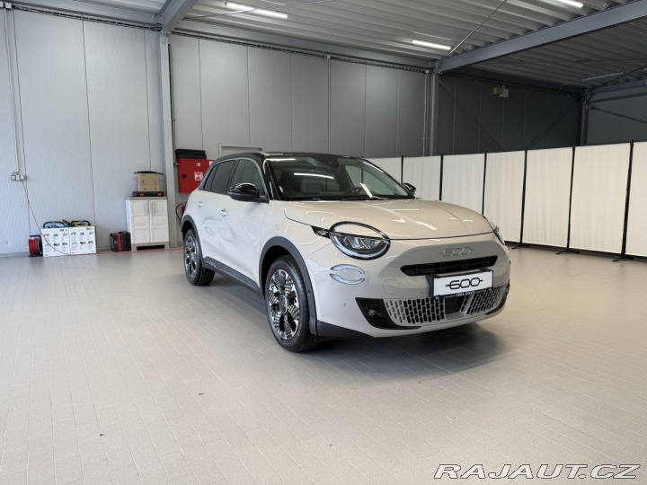 Fiat 600 La Prima BEV 54kWh 156k 2025