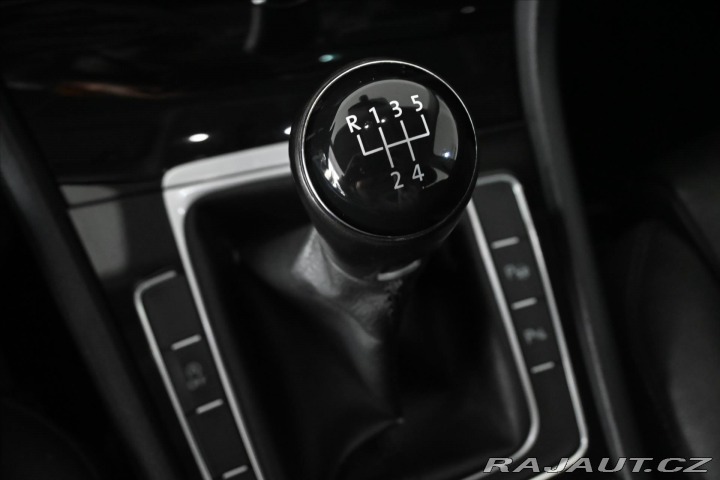 Volkswagen Golf 1,6 TDI 77kW HIGHLINE Pan 2014