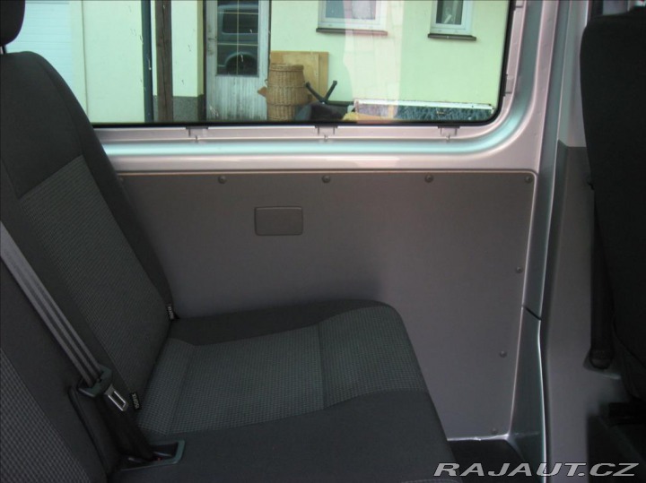 Volkswagen Transporter 2,0 TDI 150PS L2H1 Kombi 2024