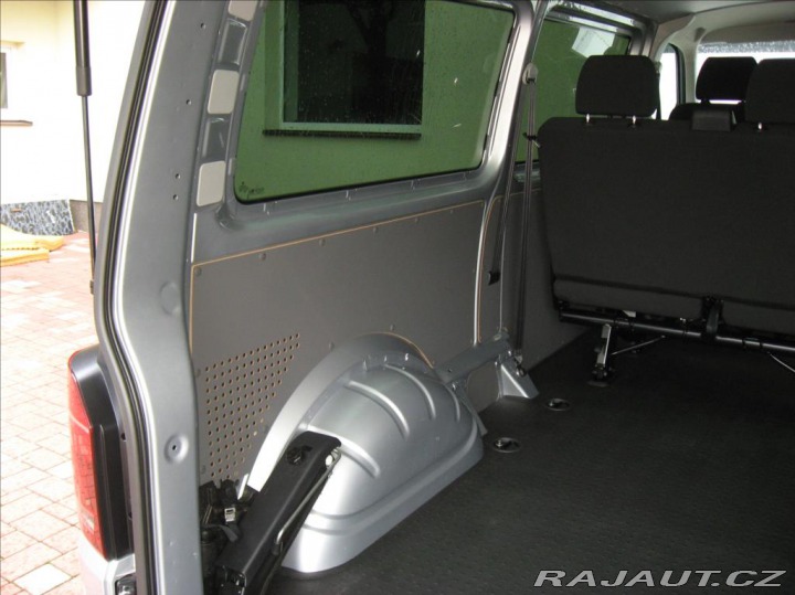 Volkswagen Transporter 2,0 TDI 150PS L2H1 Kombi 2024