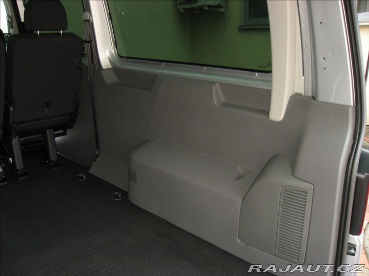 Volkswagen Transporter 2,0 TDI 150PS L2H1 Kombi 2024