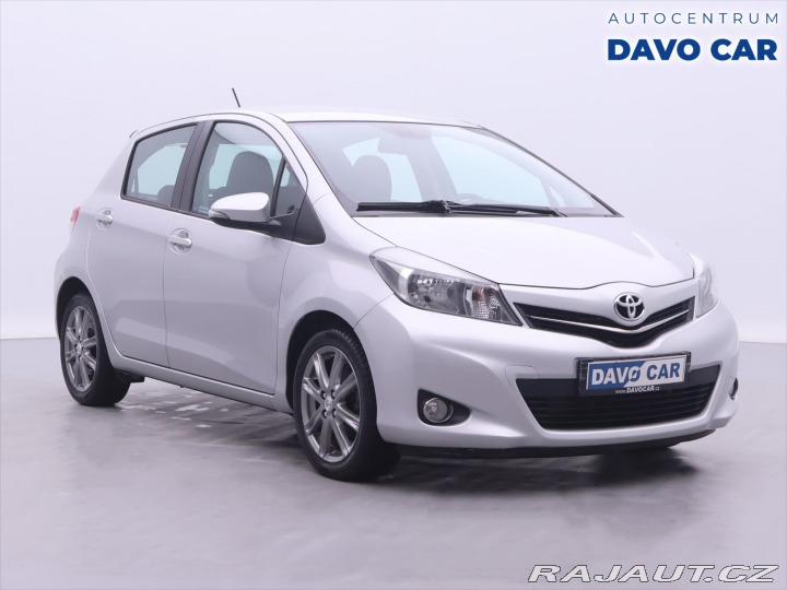 Toyota Yaris 1,3 VVT-i 73kW CVT CZ 1.M 2012