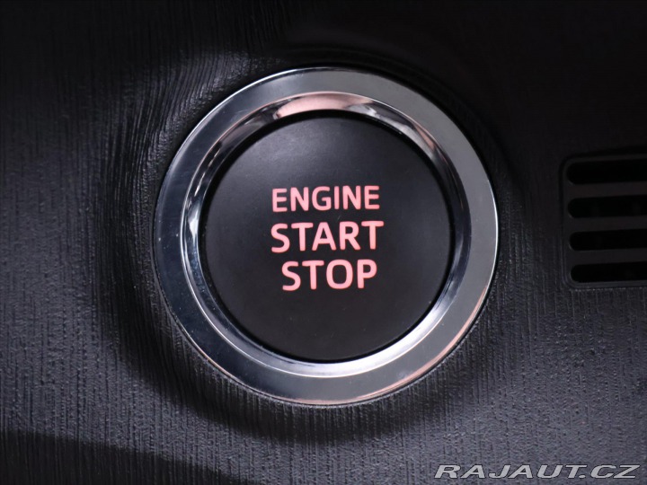 Toyota Yaris 1,3 VVT-i 73kW CVT CZ 1.M 2012