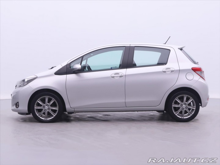 Toyota Yaris 1,3 VVT-i 73kW CVT CZ 1.M 2012