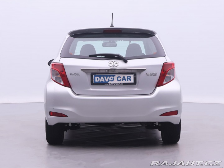 Toyota Yaris 1,3 VVT-i 73kW CVT CZ 1.M 2012