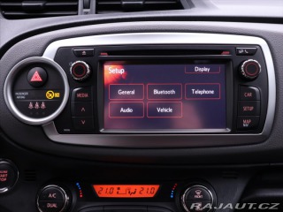 Toyota Yaris 1,3 VVT-i 73kW CVT CZ 1.M 2012
