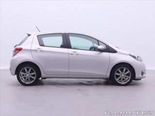 Toyota Yaris 1,3 VVT-i 73kW CVT CZ 1.M 2012