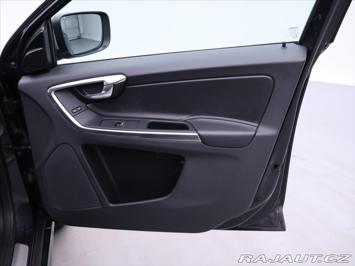 Volvo XC60 2,0 D3 R-Design Kůže Taž. 2015