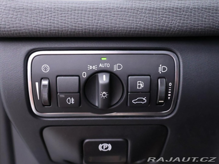 Volvo XC60 2,0 D3 R-Design Kůže Taž. 2015