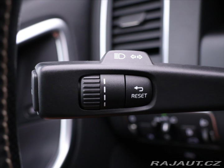 Volvo XC60 2,0 D3 R-Design Kůže Taž. 2015