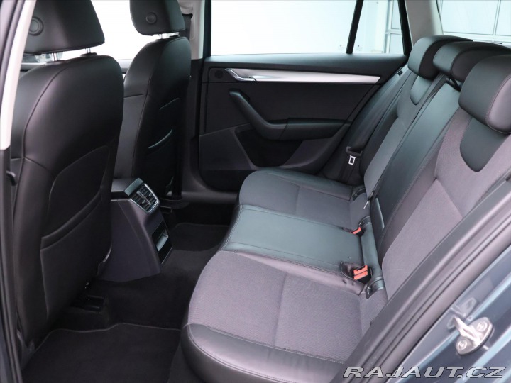 Škoda Octavia 1,6 TDI DSG Business Navi 2019