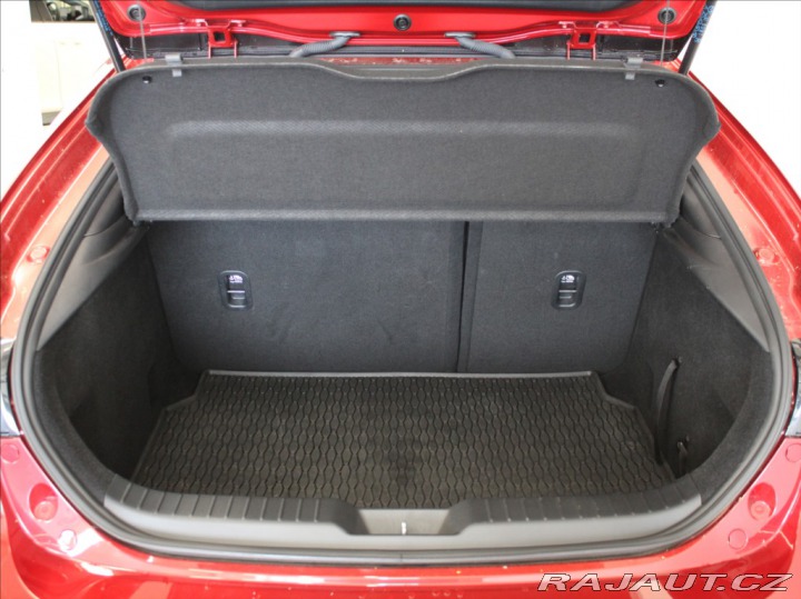 Mazda 3 2,0 X180 1.majitel ČR 251 2019
