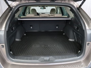 Subaru Outback TOURING+světlá kůže.Dodán 2025