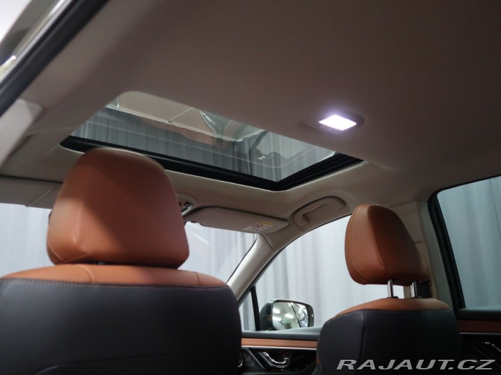 Subaru Outback TOURING+hnědá kůže. Dodán 2025
