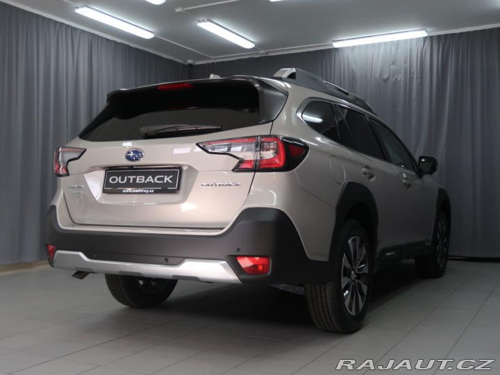 Subaru Outback TOURING+světlá kůže.Dodán 2025