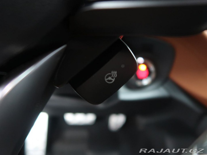 Subaru Outback TOURING + hnědá kůže.REZE 2025