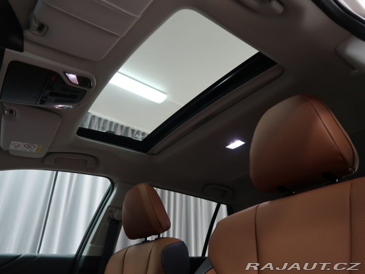 Subaru Outback TOURING + hnědá kůže.REZE 2025