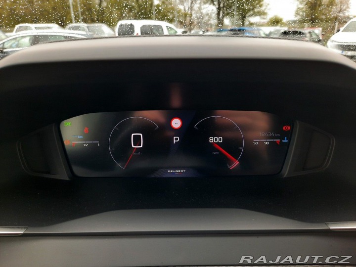 Peugeot 2008 ALLURE 1,2 PT EAT8 2024