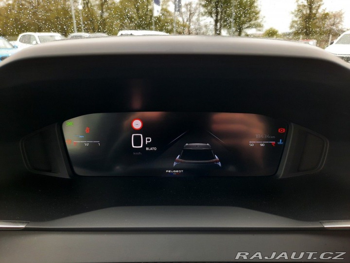 Peugeot 2008 ALLURE 1,2 PT EAT8 2024