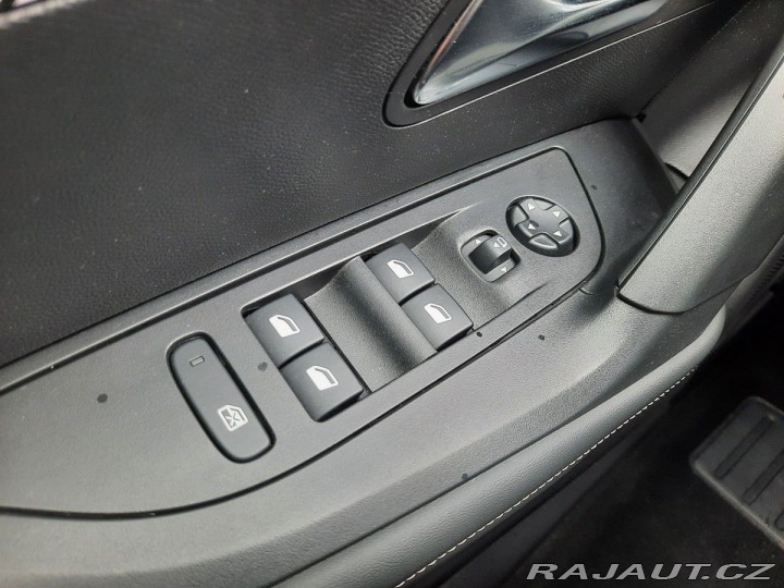 Peugeot 2008 ALLURE 1,2 PT EAT8 2024