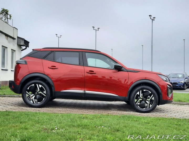 Peugeot 2008 ALLURE 1,2 PT EAT8 2024