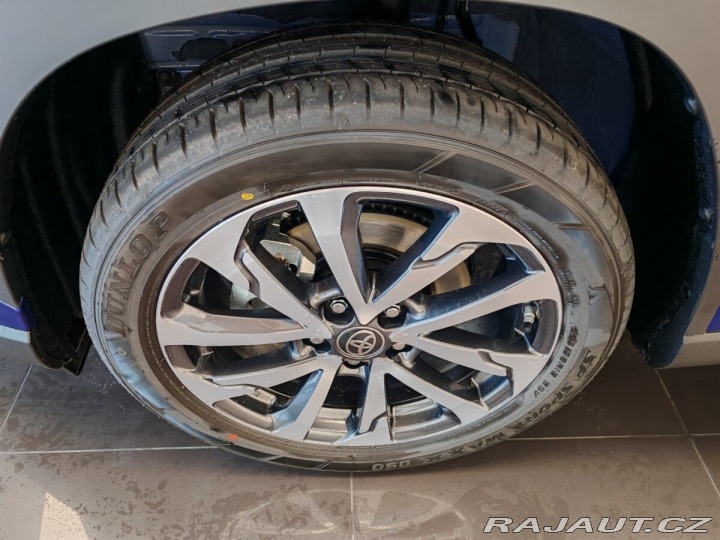 Toyota Corolla Cross 2,0 Hybrid e-CVT Executiv 2024