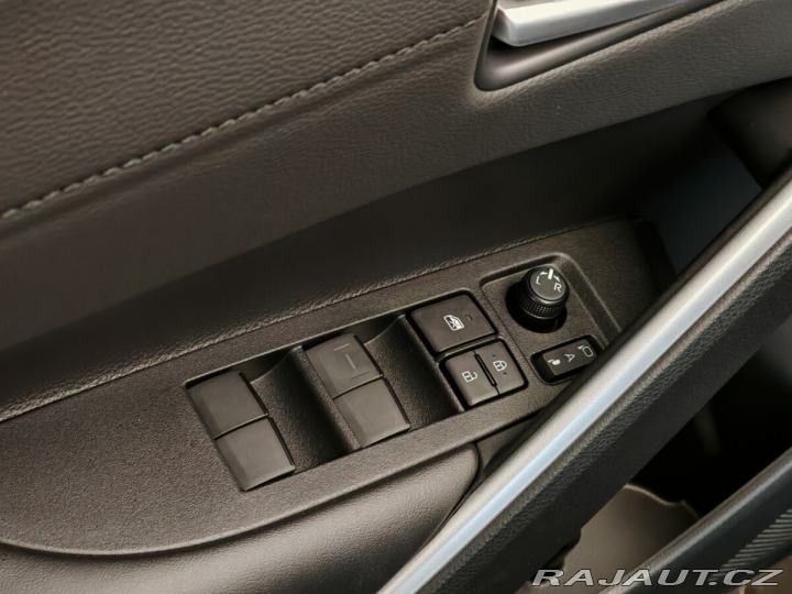 Toyota Corolla Cross 2,0 Hybrid e-CVT Executiv 2024