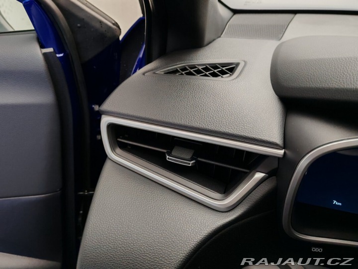 Toyota Corolla Cross 2,0 Hybrid e-CVT Executiv 2024