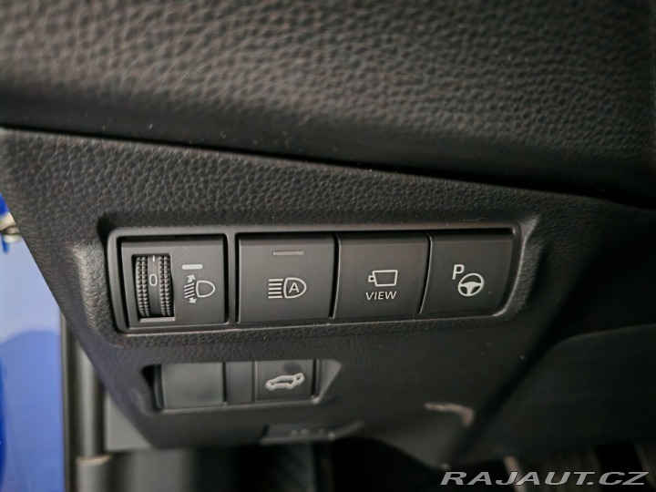 Toyota Corolla Cross 2,0 Hybrid e-CVT Executiv 2024