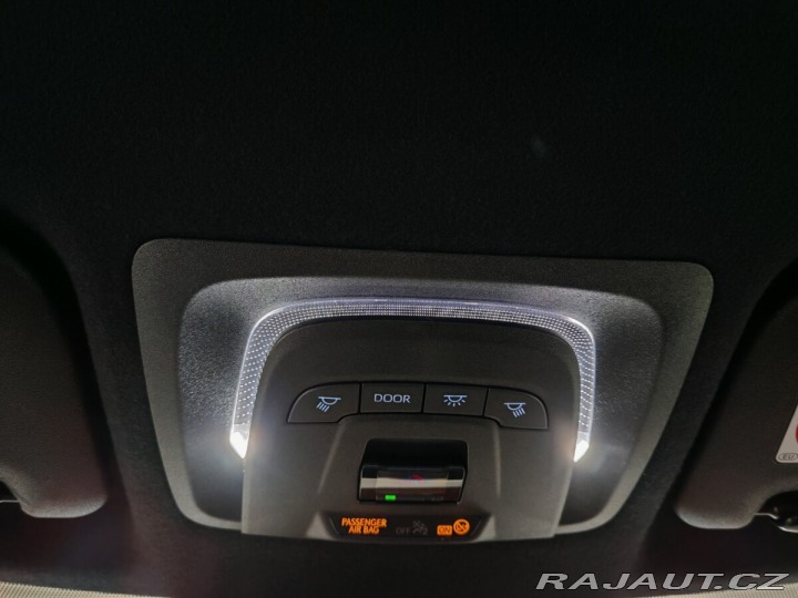 Toyota Corolla Cross 2,0 Hybrid e-CVT Executiv 2024