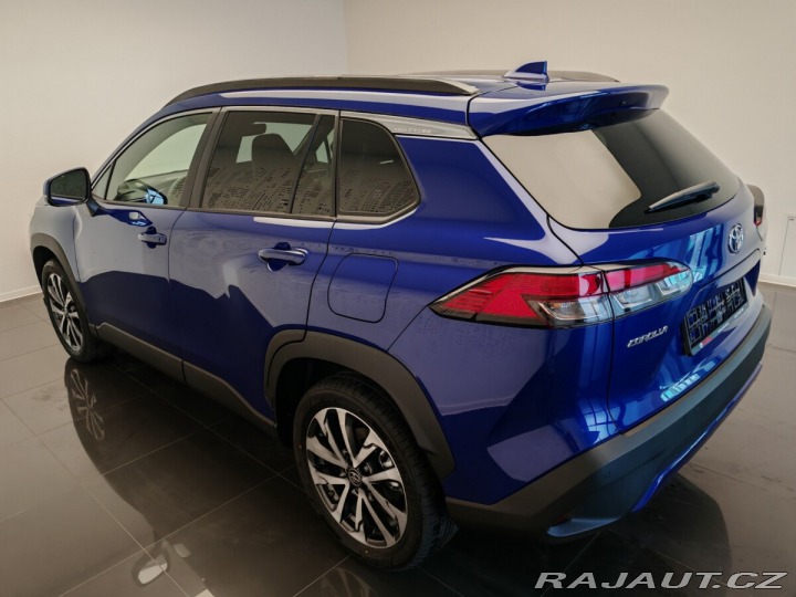Toyota Corolla Cross 2,0 Hybrid e-CVT Executiv 2025