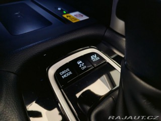 Toyota Corolla Cross 2,0 Hybrid e-CVT Executiv 2024