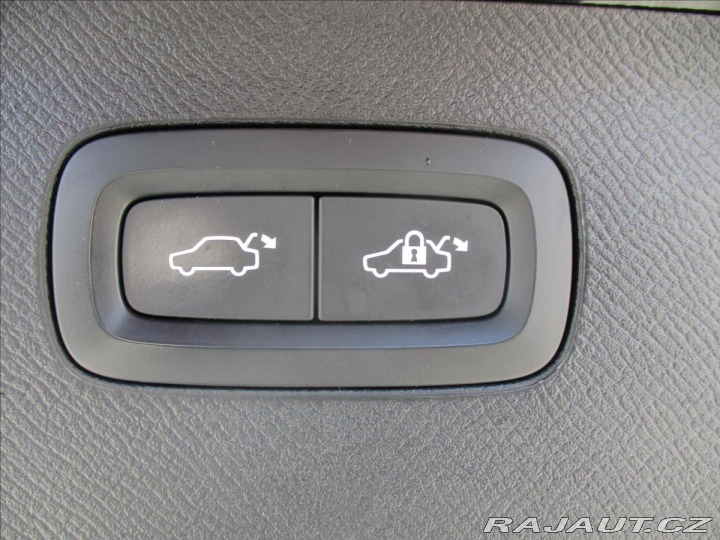 Volvo XC90 2,0 T8 AWD Drive-E L INSC 2016