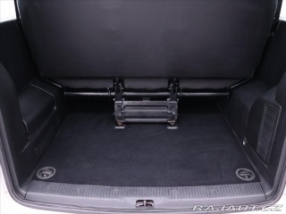 Volkswagen Caravelle 2,0 TDI Navi Tažné 9-Míst 2016