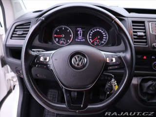 Volkswagen Caravelle 2,0 TDI Navi Tažné 9-Míst 2016