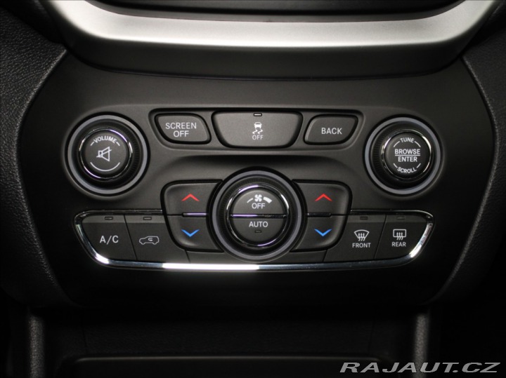 Jeep Cherokee 3,2 V6 4x4 AT Limited 1.M 2014