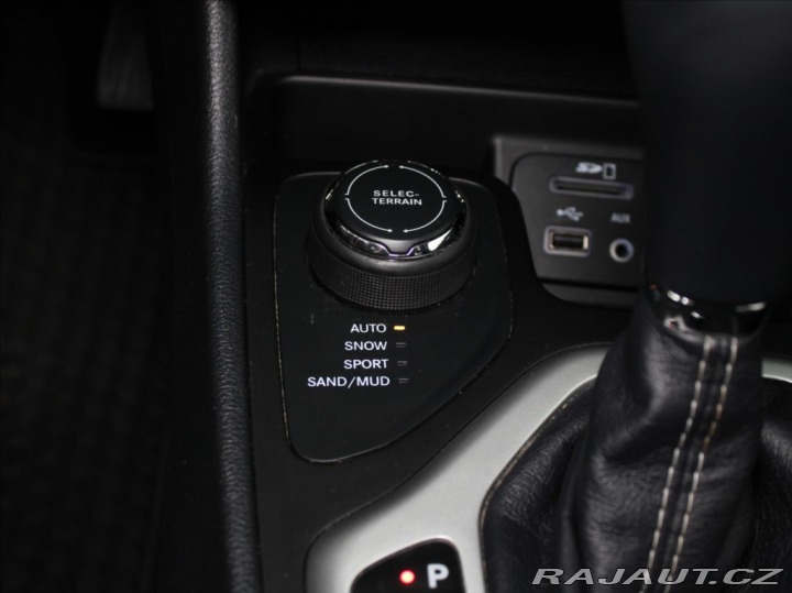 Jeep Cherokee 3,2 V6 4x4 AT Limited 1.M 2014