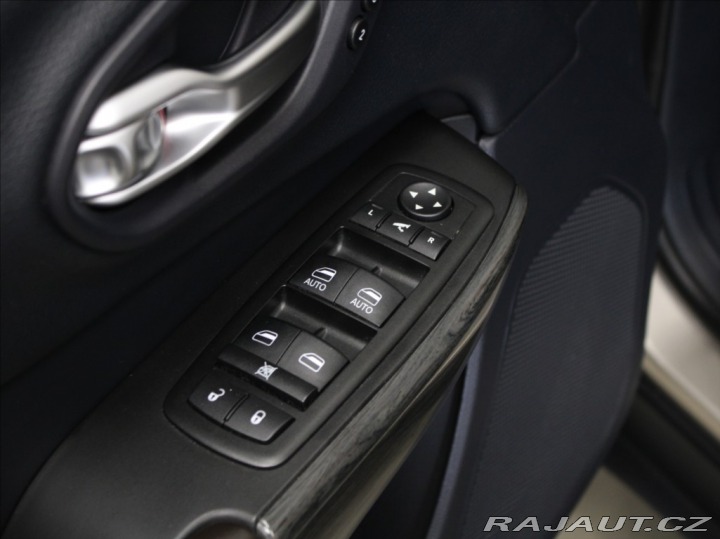 Jeep Cherokee 3,2 V6 4x4 AT Limited 1.M 2014