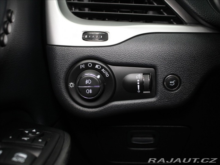 Jeep Cherokee 3,2 V6 4x4 AT Limited 1.M 2014