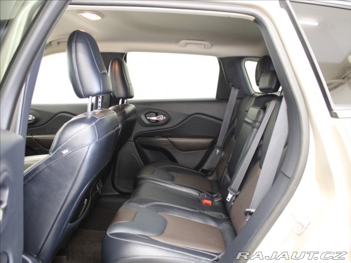 Jeep Cherokee 3,2 V6 4x4 AT Limited 1.M 2014