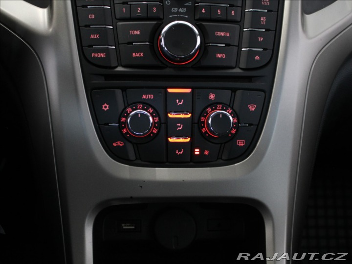 Opel Astra 1,6 i 85kW Cosmo 69 480 k 2013