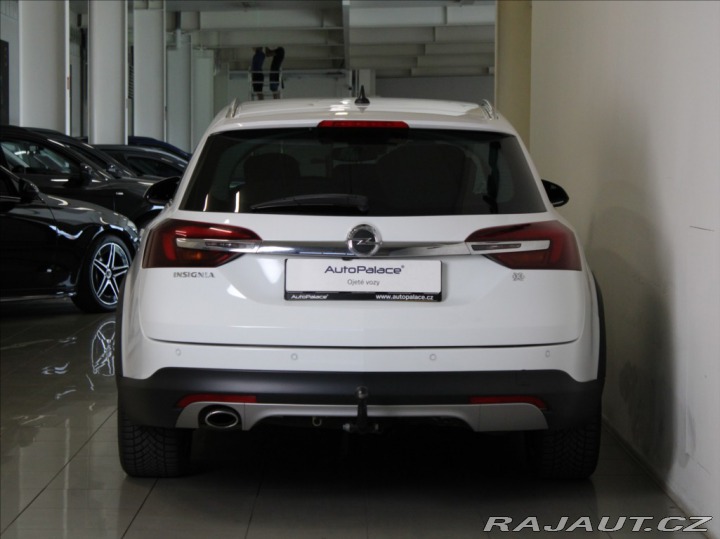 Opel Insignia 2,0 CDTi 4x4 AT Country T 2015